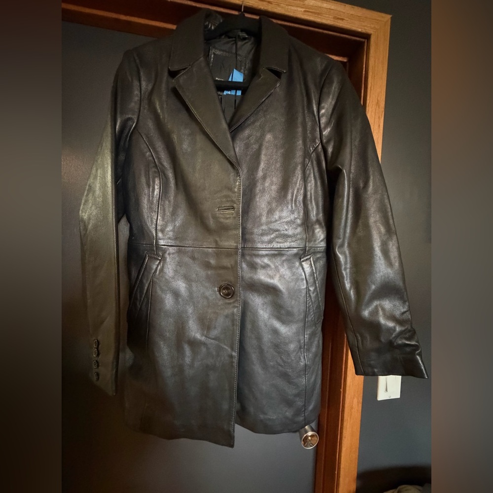 Mauritius Classic Black Leather Single-Button Women's Jacket